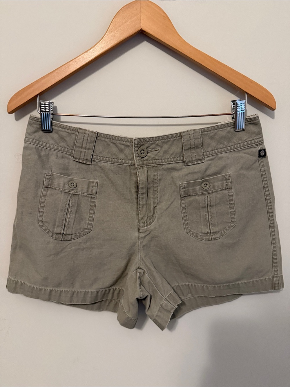 The North-face Shorts size 6